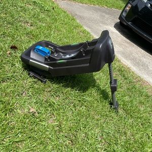 Nuna pipa infant car seat base